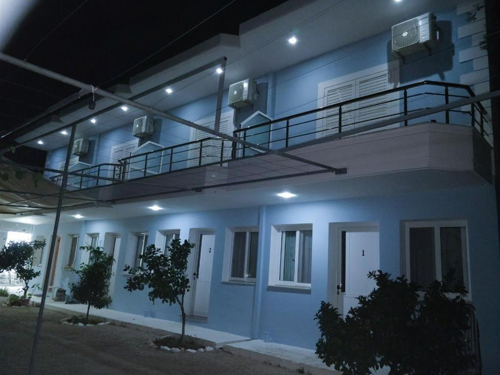 Salt Life Hotel Dhermi Exterior photo