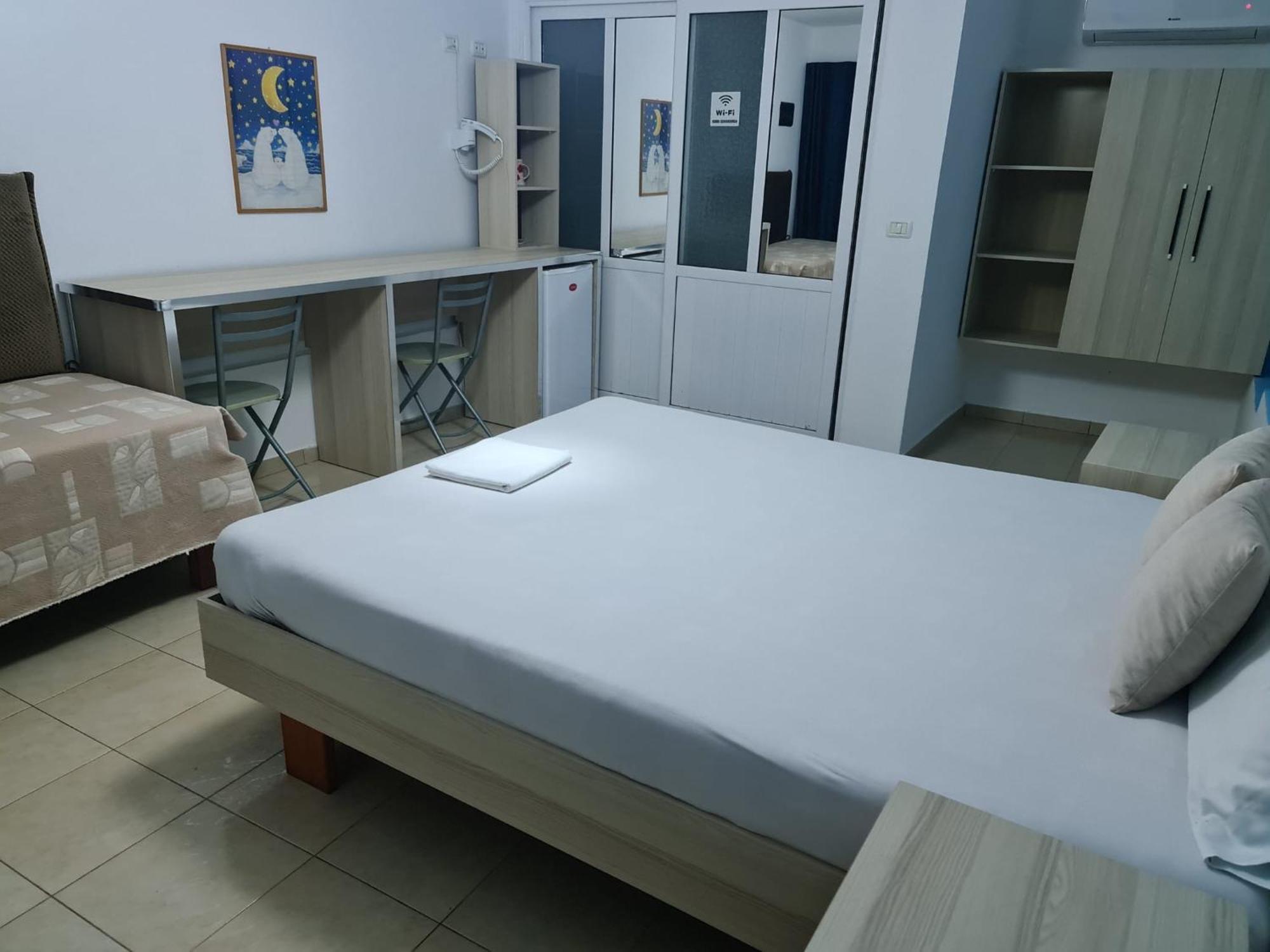 Salt Life Hotel Dhermi Exterior photo