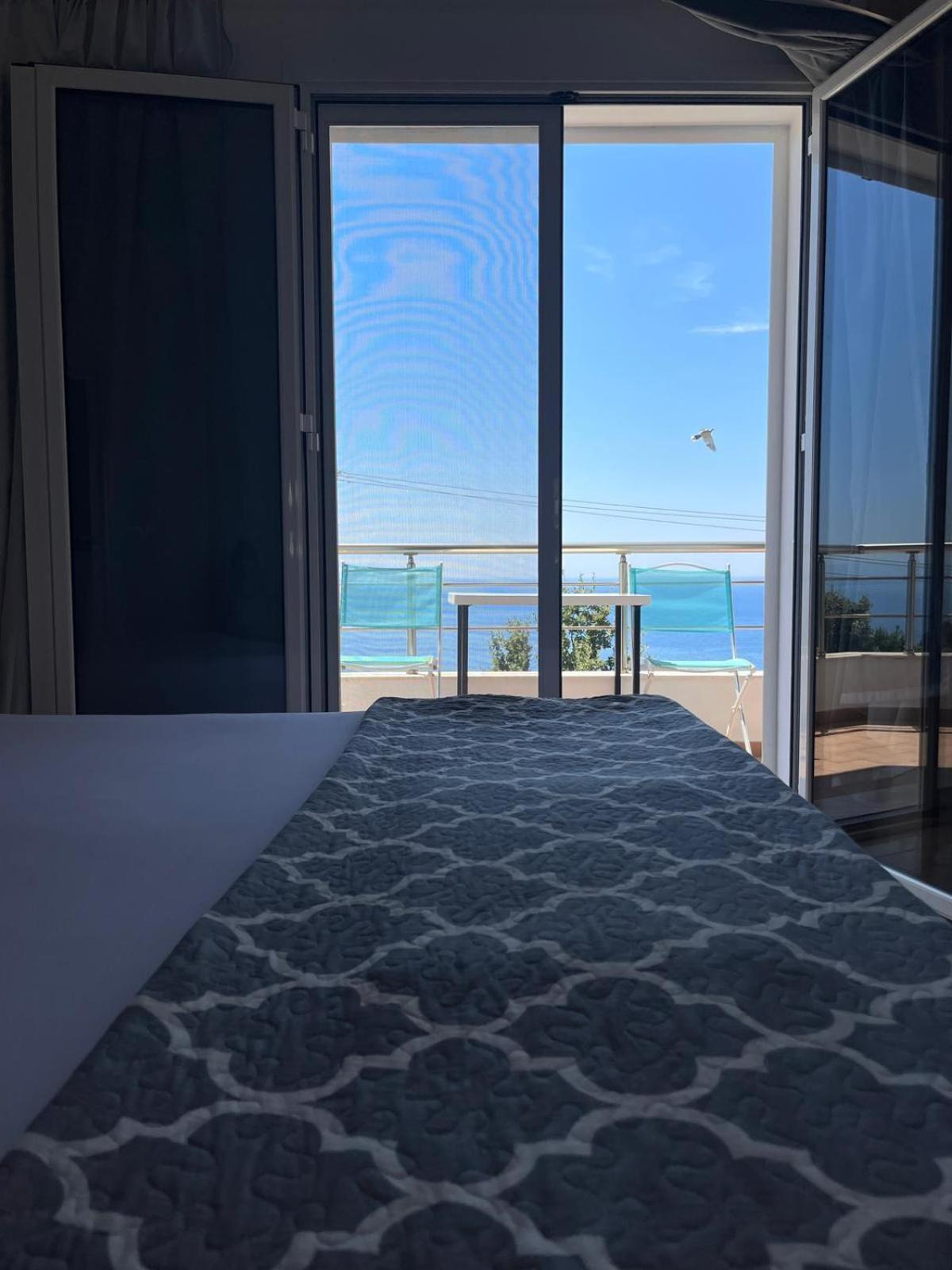 Salt Life Hotel Dhermi Exterior photo