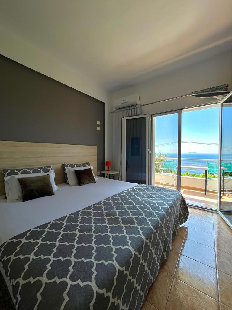 Salt Life Hotel Dhermi Exterior photo