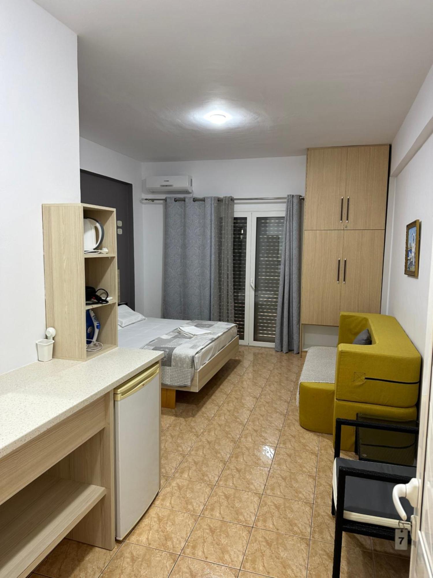 Salt Life Hotel Dhermi Exterior photo