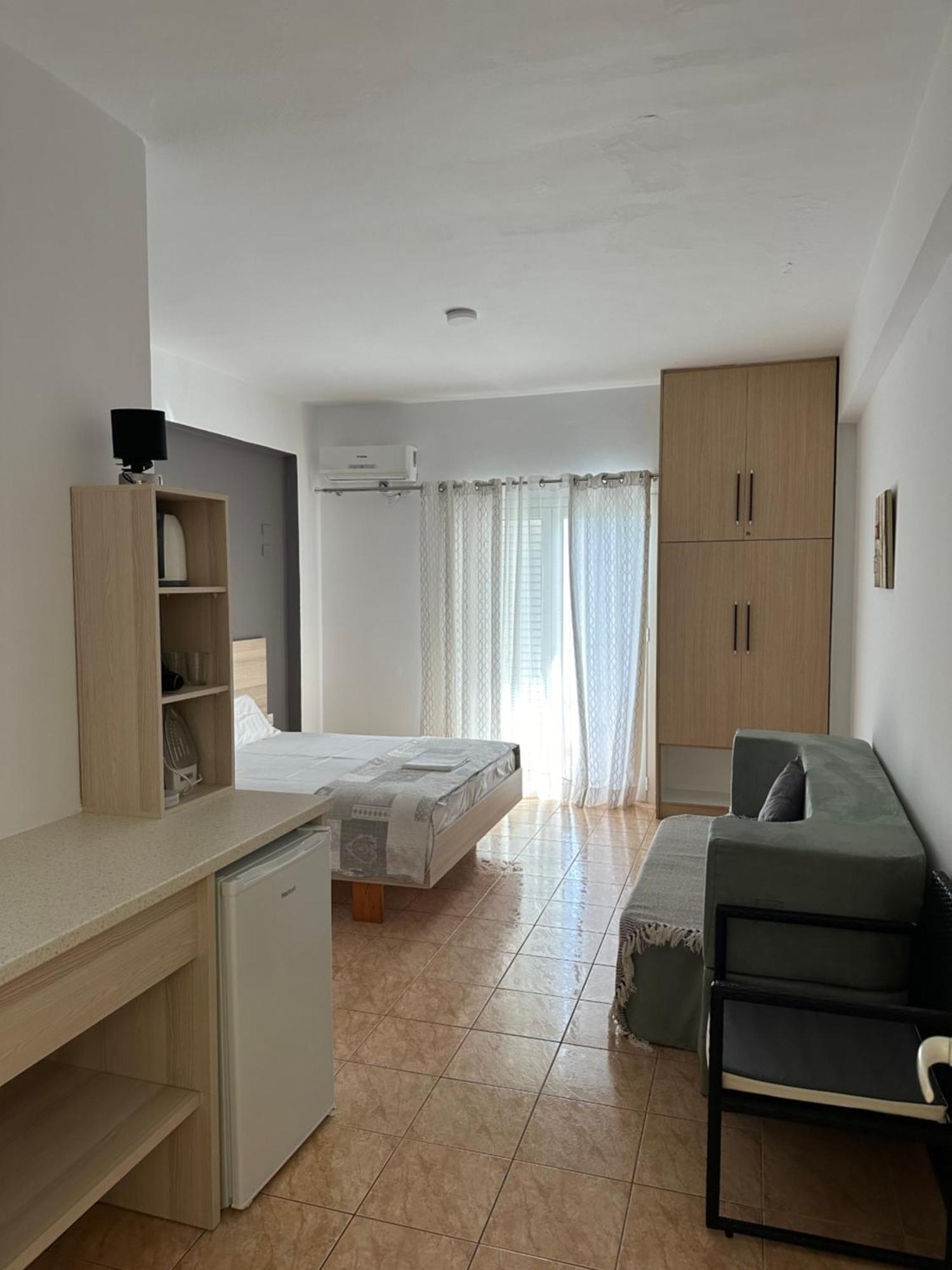 Salt Life Hotel Dhermi Exterior photo