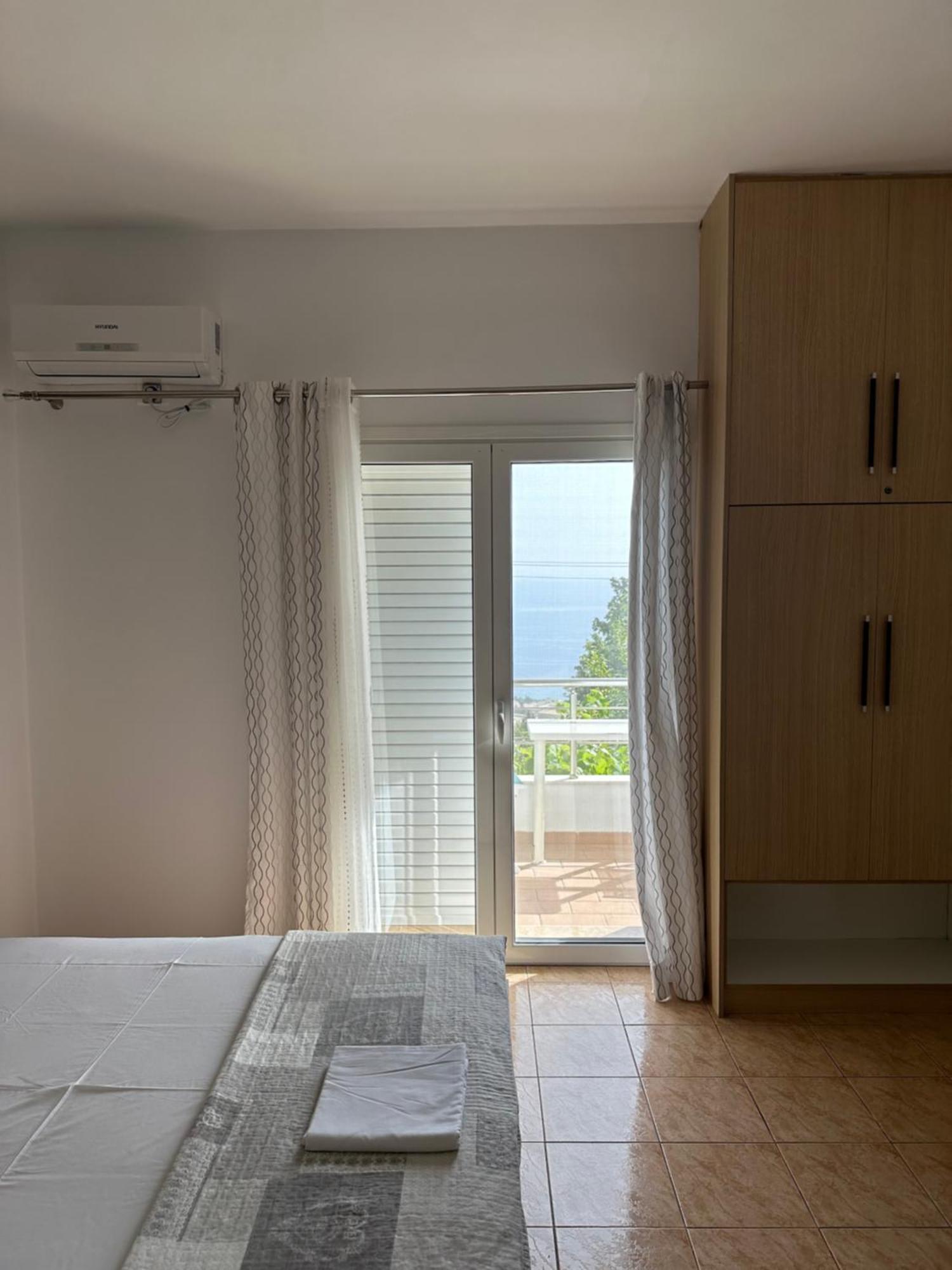 Salt Life Hotel Dhermi Exterior photo