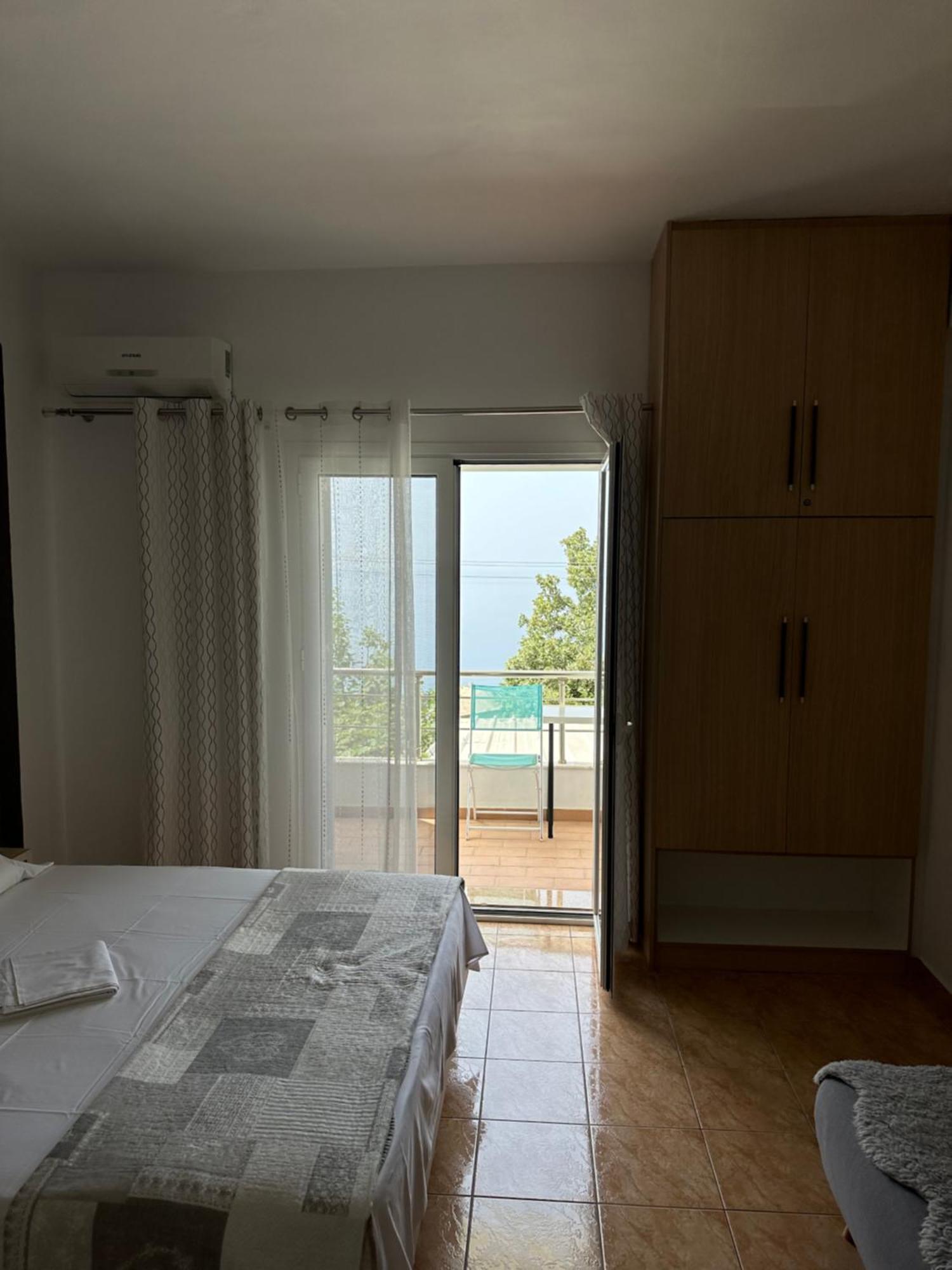 Salt Life Hotel Dhermi Exterior photo