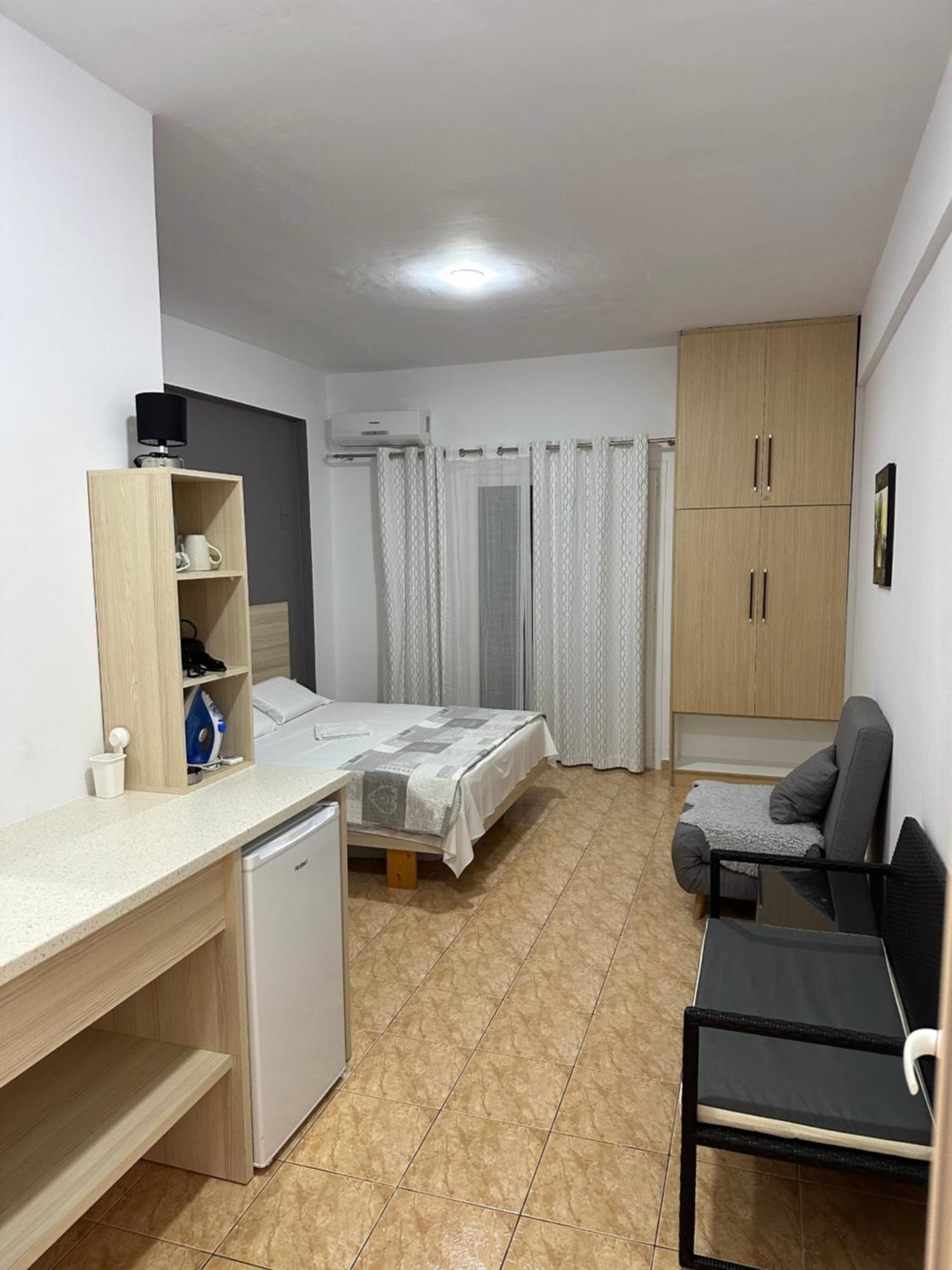 Salt Life Hotel Dhermi Exterior photo