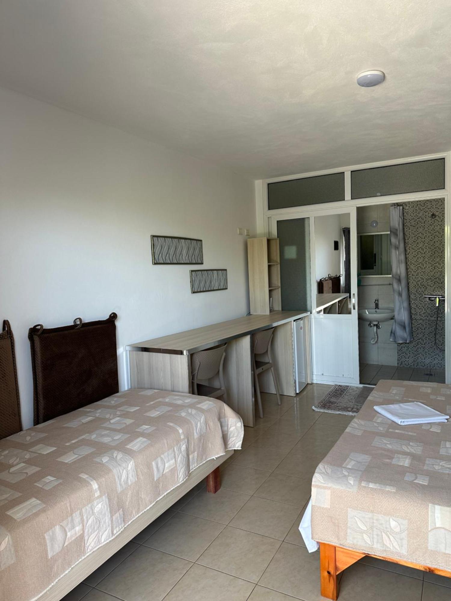 Salt Life Hotel Dhermi Exterior photo