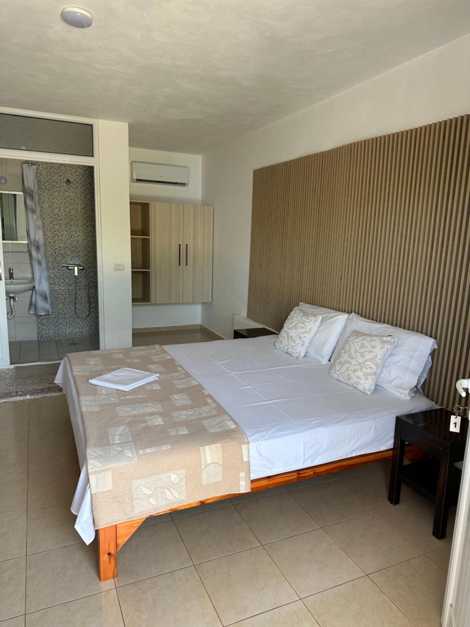 Salt Life Hotel Dhermi Exterior photo